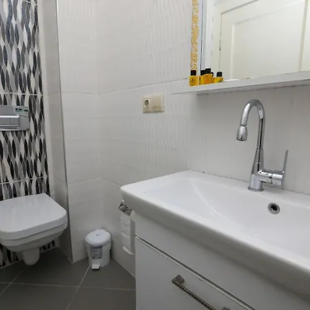 Διαμέρισμα Magnolia Hause With Terrace 200 Meters From Taksim Κωνσταντινούπολη