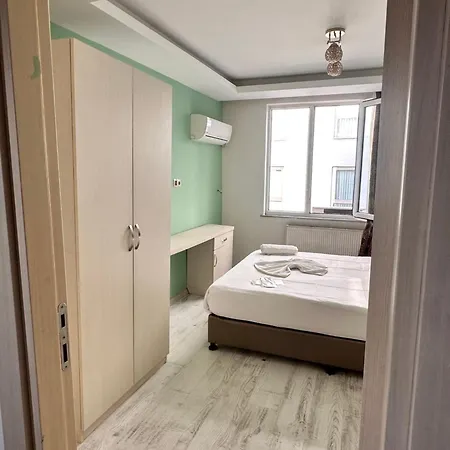 Magnolia Hause With Terrace 200 Meters From Taksim Διαμέρισμα