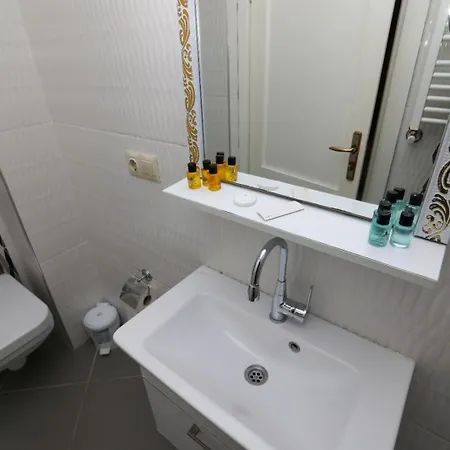 Apartment Magnolia Hause With Terrace 200 Meters From Taksim