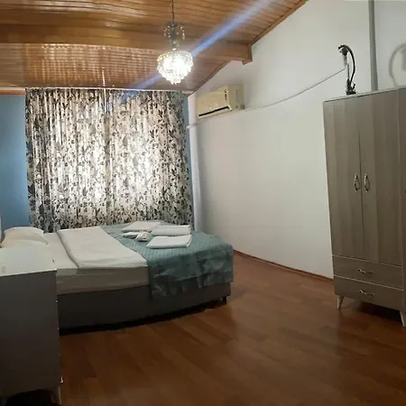 Magnolia Hause With Terrace 200 Meters From Taksim イスタンブール
