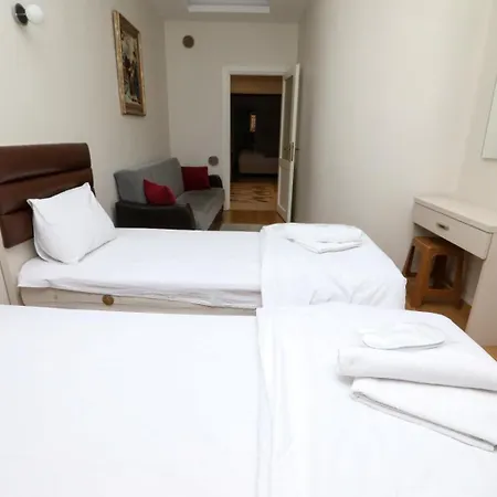 Magnolia Hause With Terrace 200 Meters From Taksim *