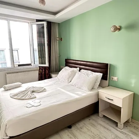 Magnolia Hause With Terrace 200 Meters From Taksim Apartament *