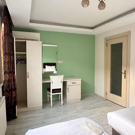 Magnolia Hause With Terrace 200 Meters From Taksim Apartament