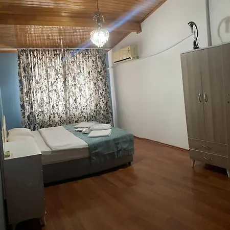 Apartament Magnolia Hause With Terrace 200 Meters From Taksim